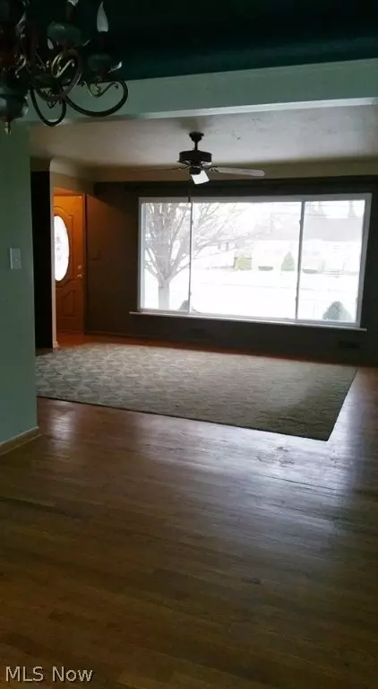 11070 Glamer Dr, Parma, OH 44130 photo 16
