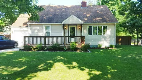 2520 Rockefeller Rd, Wickliffe, OH 44092 photo 1