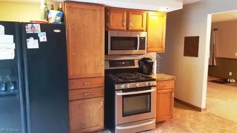 2520 Rockefeller Rd, Wickliffe, OH 44092 photo 10