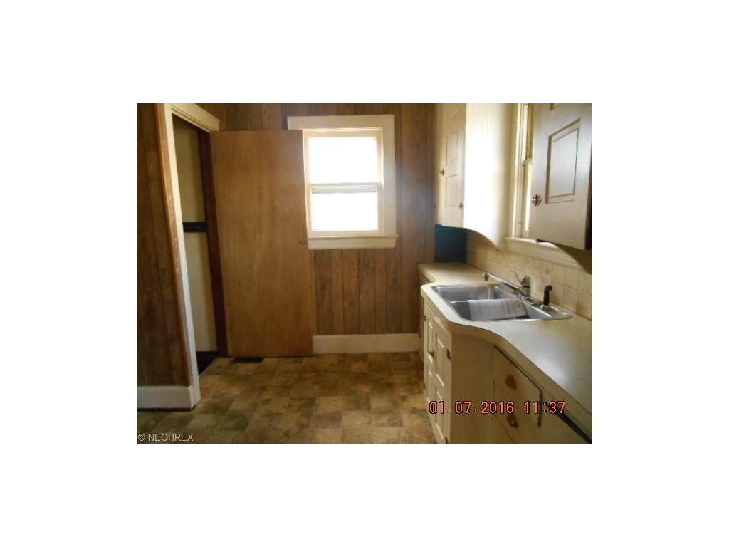 5031 Blakeslee St, Ashtabula, OH 44004 photo 5