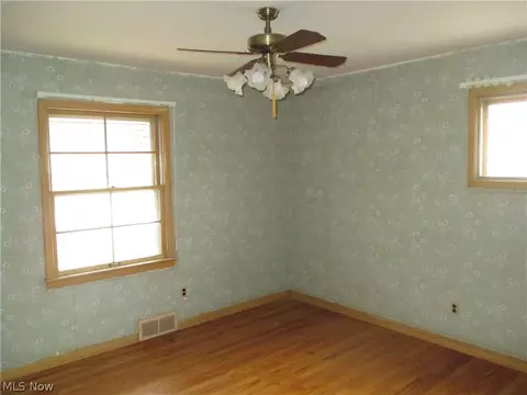 1742 Ridgeview Dr, Wickliffe, OH 44092 photo 4
