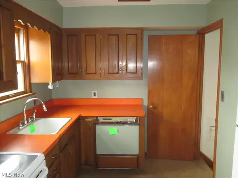 1742 Ridgeview Dr, Wickliffe, OH 44092 photo 7
