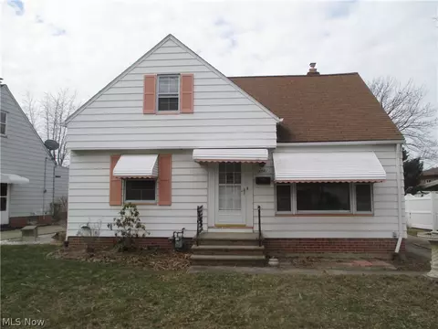 1742 Ridgeview Dr, Wickliffe, OH 44092 photo 1