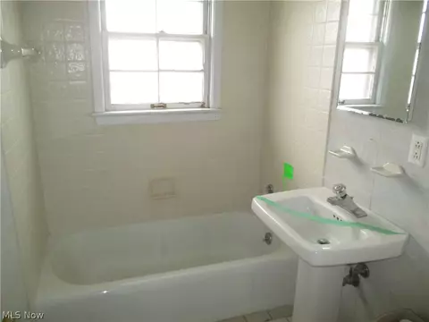 1742 Ridgeview Dr, Wickliffe, OH 44092 photo 9