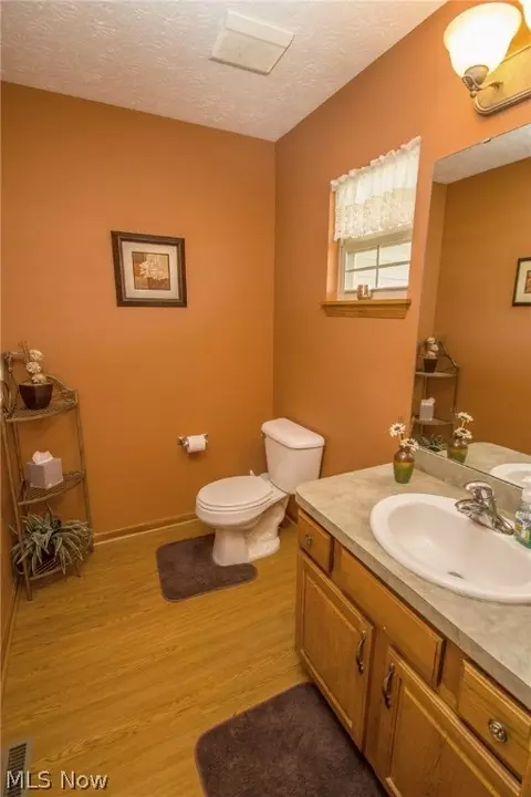 233 Kansas Ave, Elyria, OH 44035 photo 6