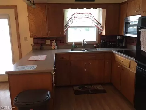 1020 E 3rd St, Dover, OH 44622 photo 5