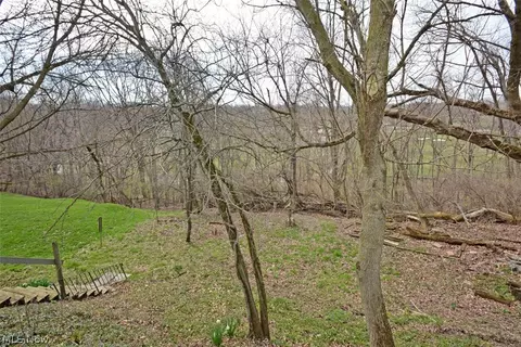 180 Crestview Dr, Elyria, OH 44035 photo 32