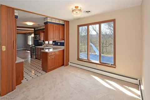 180 Crestview Dr, Elyria, OH 44035 photo 6