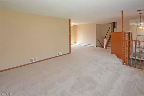 180 Crestview Dr, Elyria, OH 44035 photo 5