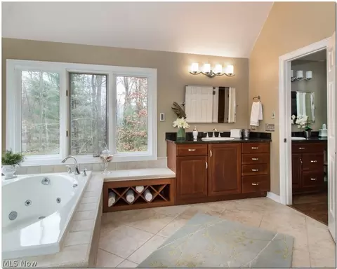 7409 Rollingbrook Trl, Solon, OH 44139 photo 23