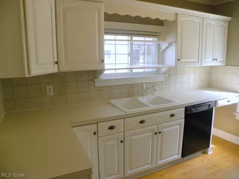 6302 Sanborn Rd, Ashtabula, OH 44004 photo 3