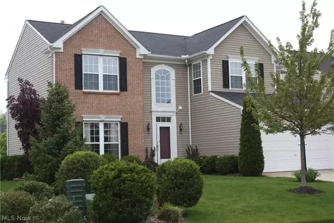 173 Stonepointe Dr, Berea, OH 44017 photo 1