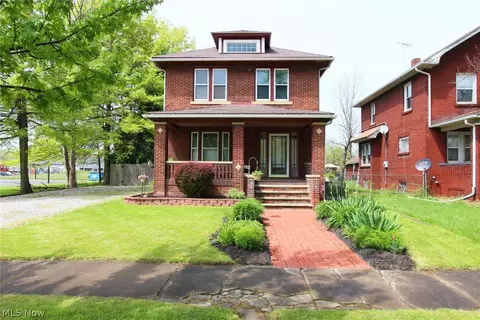 2031 E 29th St, Lorain, OH 44055 photo 1