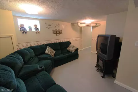 2031 E 29th St, Lorain, OH 44055 photo 9