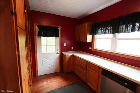 2031 E 29th St, Lorain, OH 44055 photo 6
