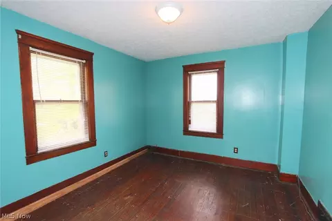 2031 E 29th St, Lorain, OH 44055 photo 8