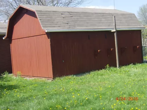 3912 Rolling Ridge Rd NE, Canton, OH 44721 photo 4