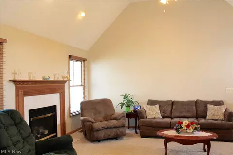 353 Pemberton Dr, Elyria, OH 44035 photo 13