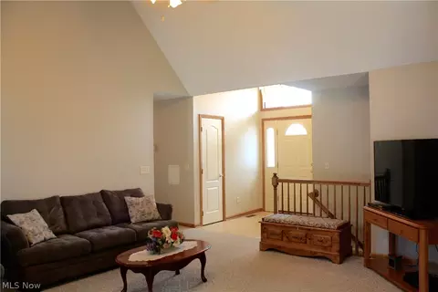 353 Pemberton Dr, Elyria, OH 44035 photo 6