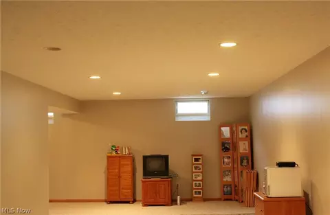 353 Pemberton Dr, Elyria, OH 44035 photo 25