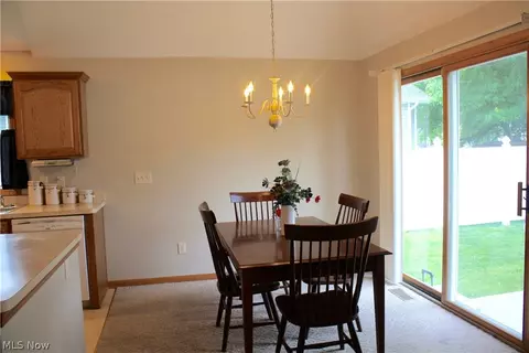 353 Pemberton Dr, Elyria, OH 44035 photo 11
