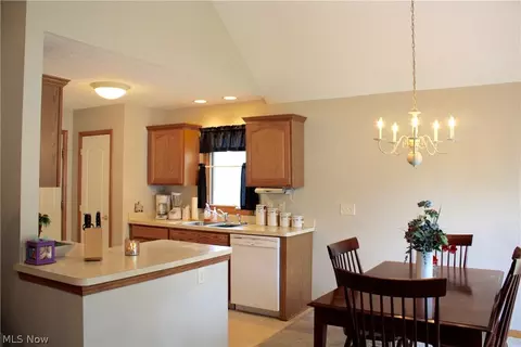 353 Pemberton Dr, Elyria, OH 44035 photo 12
