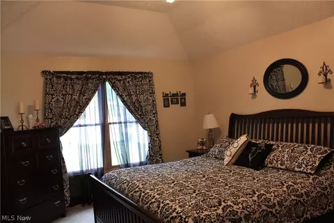 353 Pemberton Dr, Elyria, OH 44035 photo 17
