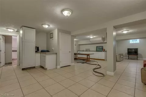 13155 Radcliffe Rd, Chardon, OH 44024 photo 10
