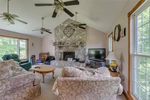 13155 Radcliffe Rd, Chardon, OH 44024 photo 2