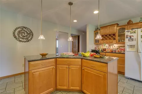 13155 Radcliffe Rd, Chardon, OH 44024 photo 5