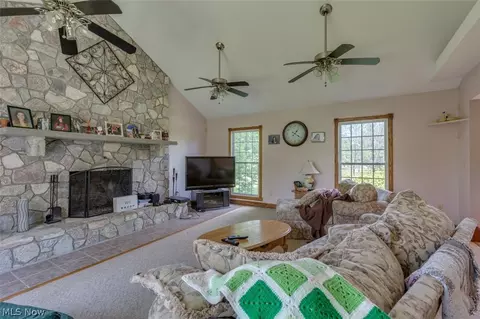 13155 Radcliffe Rd, Chardon, OH 44024 photo 3