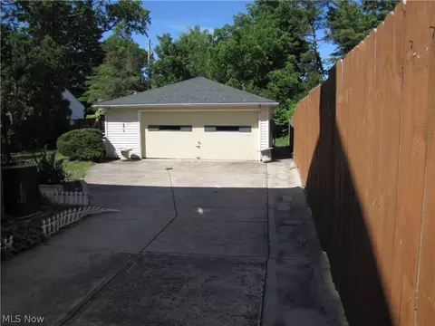 344 E 276th St, Euclid, OH 44132 photo 27