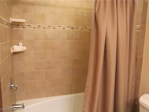 344 E 276th St, Euclid, OH 44132 photo 21