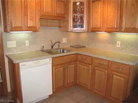 344 E 276th St, Euclid, OH 44132 photo 9