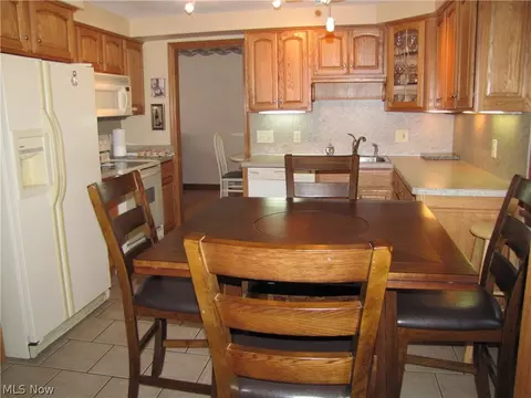 344 E 276th St, Euclid, OH 44132 photo 8