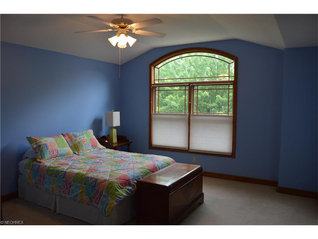 265 Ruby Ln, Streetsboro, OH 44241 photo 4