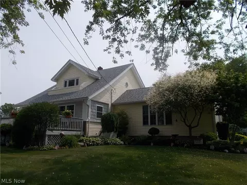 1734 Columbus Ave, Ashtabula, OH 44004 photo 2