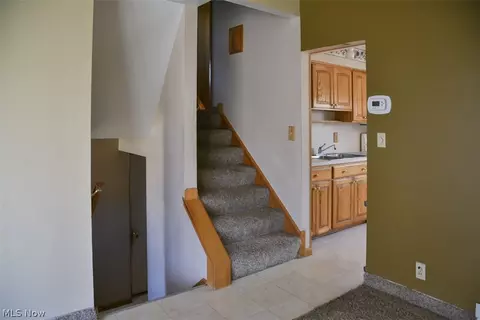 2941 Hetzel Dr, Parma, OH 44134 photo 12