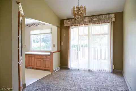2941 Hetzel Dr, Parma, OH 44134 photo 7