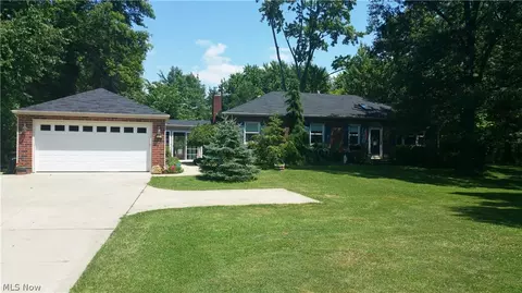 793 Abbe Rd N, Elyria, OH 44035 photo 2