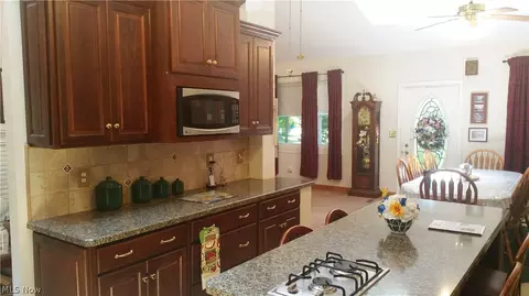 793 Abbe Rd N, Elyria, OH 44035 photo 8
