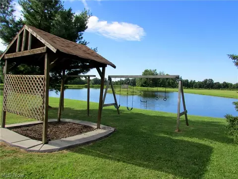 1319 Stevenson Rd, Ashtabula, OH 44004 photo 9