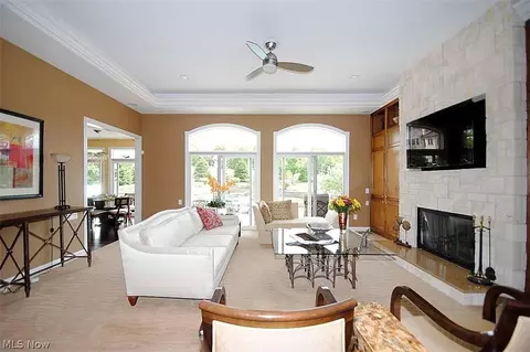 5485 Brookside Trl, Solon, OH 44139 photo 2