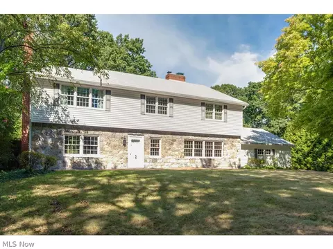 320 Ely Rd, Akron, OH 44313 photo 2