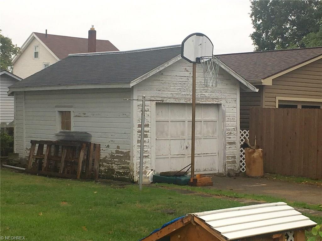 313 W 30th St, Lorain, OH 44055 photo 5