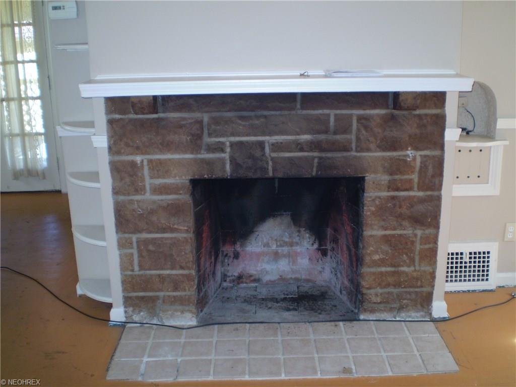 367 E 211th St, Euclid, OH 44123 photo 6
