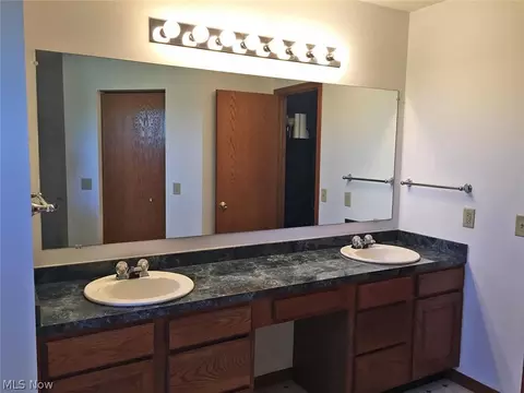 5785 Tyro St NE, Canton, OH 44721 photo 11