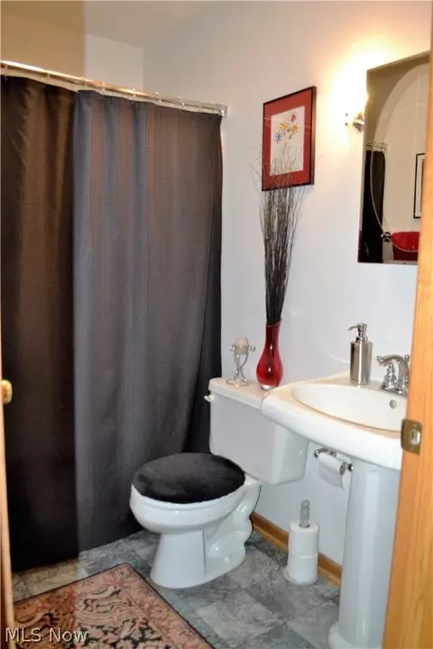 1524 Dunkeith Dr NW, Canton, OH 44708 photo 5