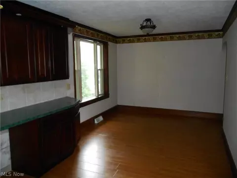 645 E Ohio Ave, Sebring, OH 44672 photo 7