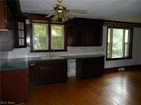 645 E Ohio Ave, Sebring, OH 44672 photo 4